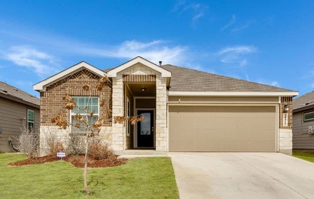 rental at 14815  Berkshire Way in San Antonio, TX — photo 2