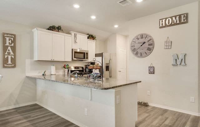 rental at 14815  Berkshire Way in San Antonio, TX — photo 4