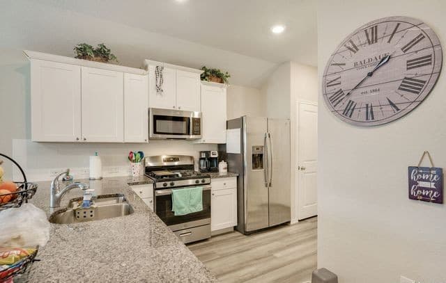 rental at 14815  Berkshire Way in San Antonio, TX — photo 5