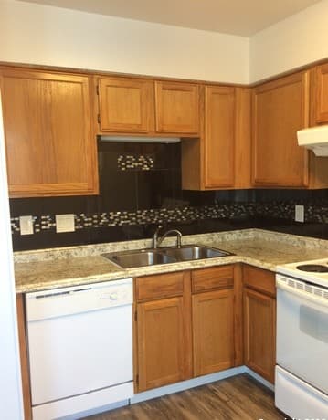 rental at 10551  Starcrest Dr Unit TOP RIGHT SIDE UNIT in San Antonio, TX — photo 4