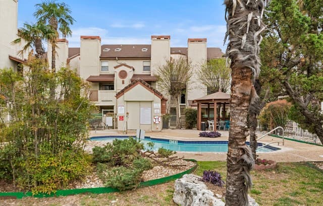 rental at 5322  Medical Dr Unit B-101 in San Antonio, TX — photo 3
