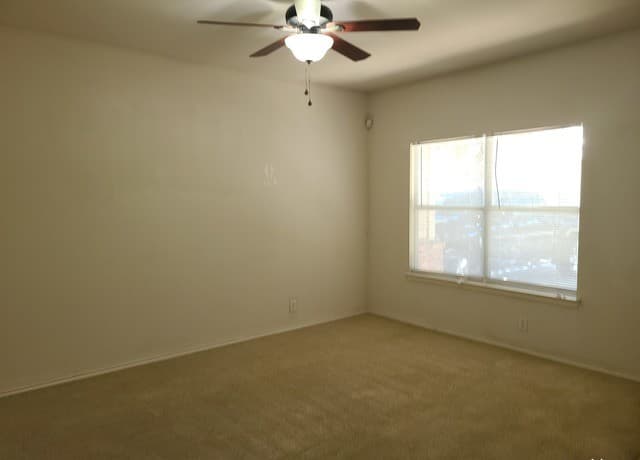 rental at 7207  Painter Way in San Antonio, TX — photo 3