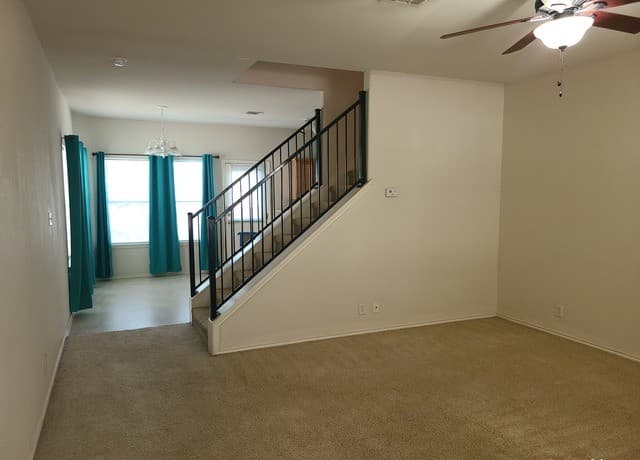 rental at 7207  Painter Way in San Antonio, TX — photo 4