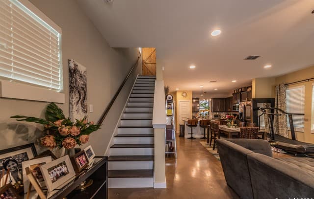 rental at 619  Burleson St in San Antonio, TX — photo 3