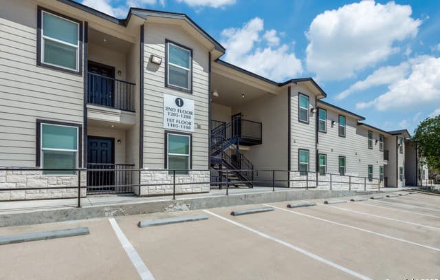rental at 5415  Ingram Rd Unit 1206 in San Antonio, TX — photo 2