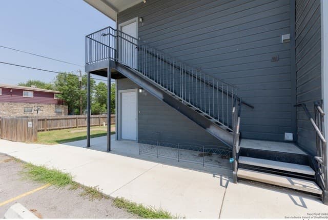 rental at 8111  Landing in San Antonio, TX — photo 2