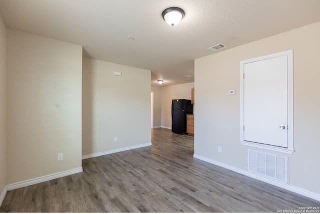 rental at 8111  Landing in San Antonio, TX — photo 4