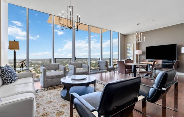rental at 610 E Market St Unit 2915 in San Antonio, TX — photo 4