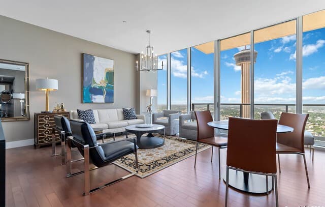 rental at 610 E Market St Unit 2915 in San Antonio, TX — photo 5