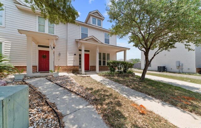 rental at 3706  Browning Blf in San Antonio, TX — photo 3