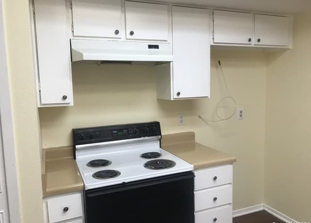 rental at 7919  Deep Forest in San Antonio, TX — photo 3