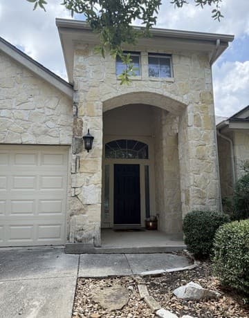 rental at 10115  Caspian Ledge in San Antonio, TX — photo 2
