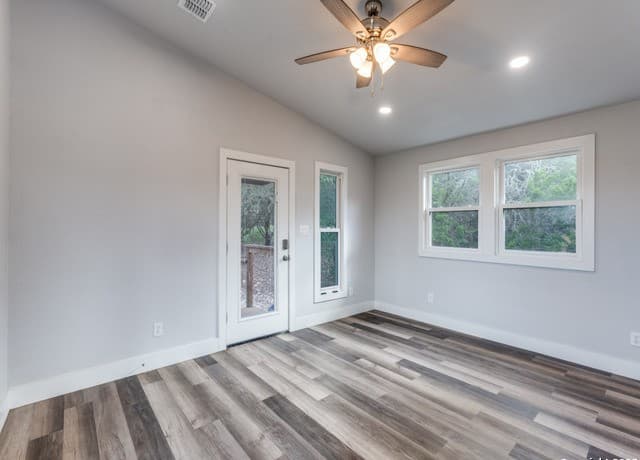 rental at 238  Ledgeview in Canyon Lake, TX — photo 3