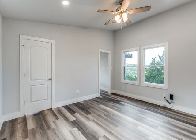 rental at 238  Ledgeview in Canyon Lake, TX — photo 4