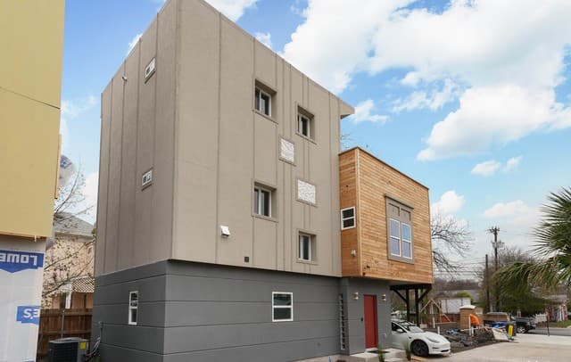 rental at 603 W Euclid Ave Unit 2 in San Antonio, TX — photo 2