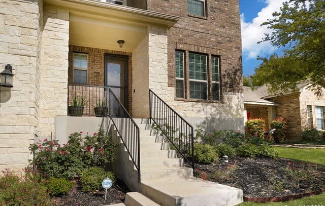 rental at 228  Comanche Trail in Cibolo, TX — photo 3