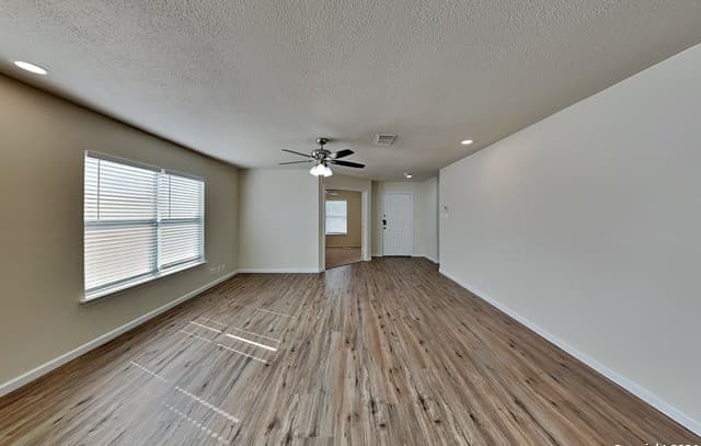 rental at 9603  Silver Crown in San Antonio, TX — photo 2