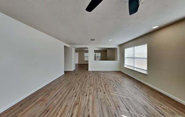 rental at 9603  Silver Crown in San Antonio, TX — photo 3