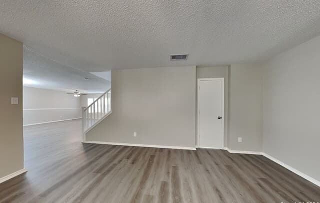 4-bedroom rental at 423 Irongate Rdg in San Antonio, TX — photo 3
