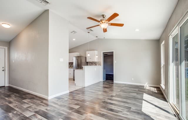 rental at 2610  Lakebriar St in San Antonio, TX — photo 2