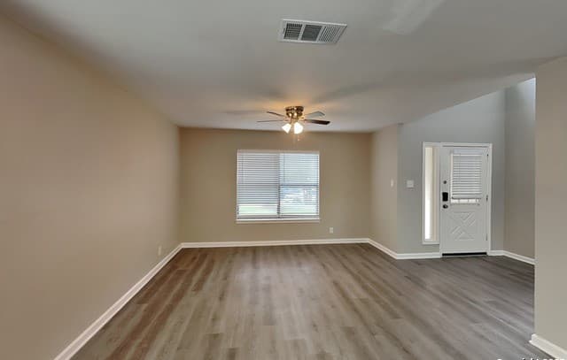 rental at 9122  Autumn Storm in San Antonio, TX — photo 4