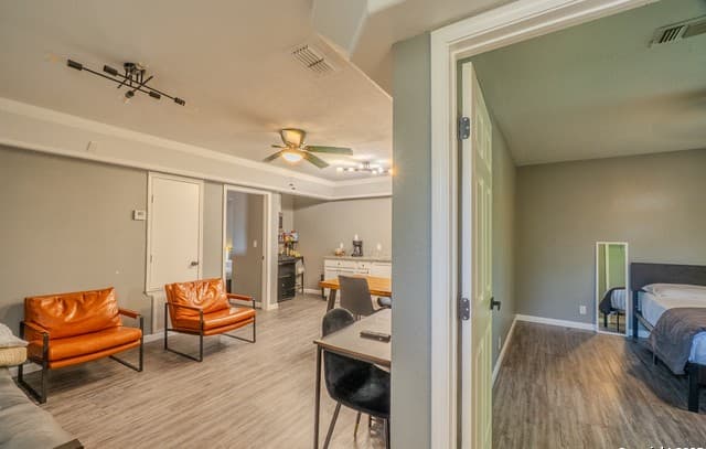 rental at 125  Hess Unit 202 in San Antonio, TX — photo 2