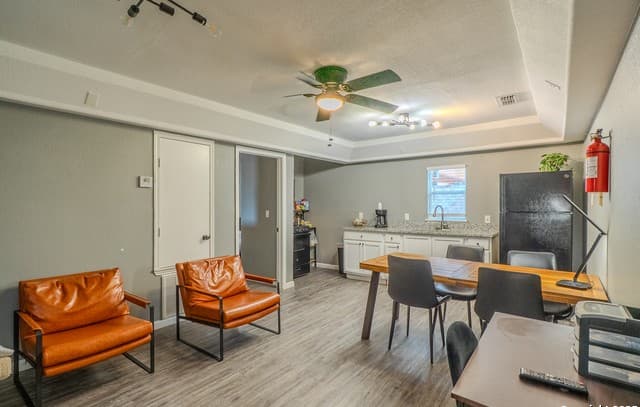 rental at 125  Hess Unit 202 in San Antonio, TX — photo 3