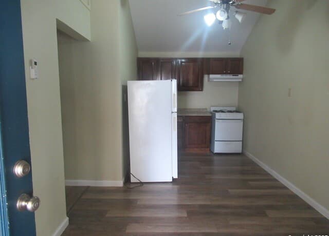 rental at 1934 UNIT B  McKinley in San Antonio, TX — photo 3