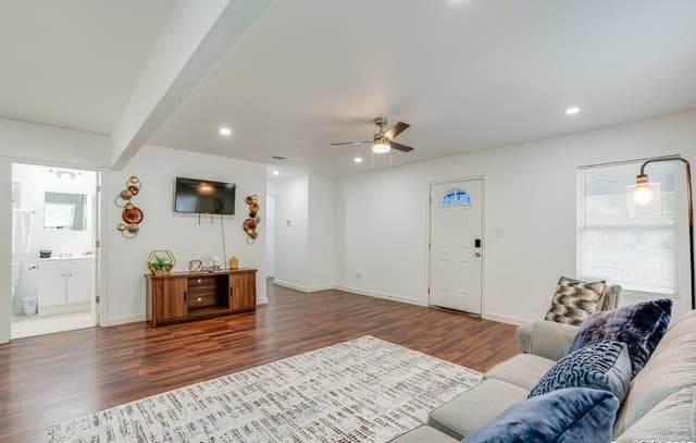 rental at 1039  Mckinley Ave in San Antonio, TX — photo 5