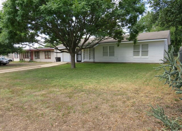 rental at 419 Anton Dr in San Antonio TX