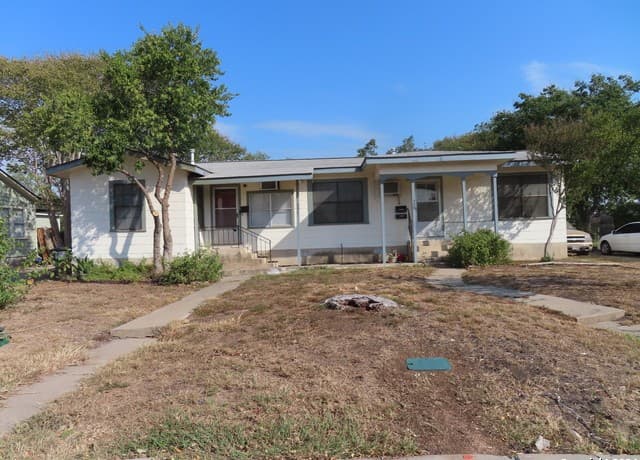2-bedroom rental at 331 Westminster in San Antonio, TX — photo 1