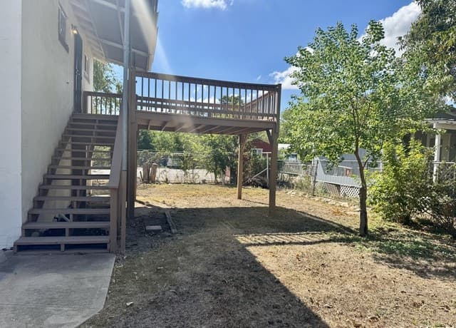 rental at 108  Robert E Lee Unit 2 in San Antonio, TX — photo 3