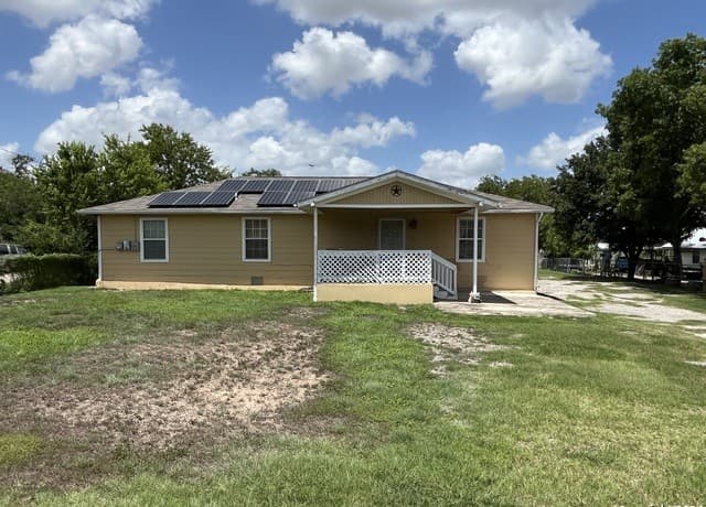 rental at 1243  Gillette Blvd in San Antonio, TX — photo 2