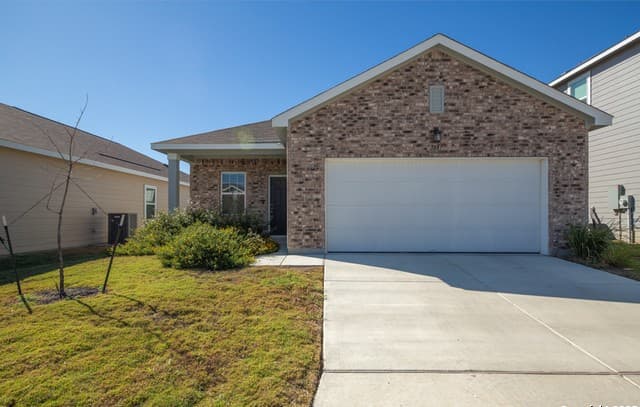 rental at 7447  Cheetah Pass in San Antonio, TX — photo 1