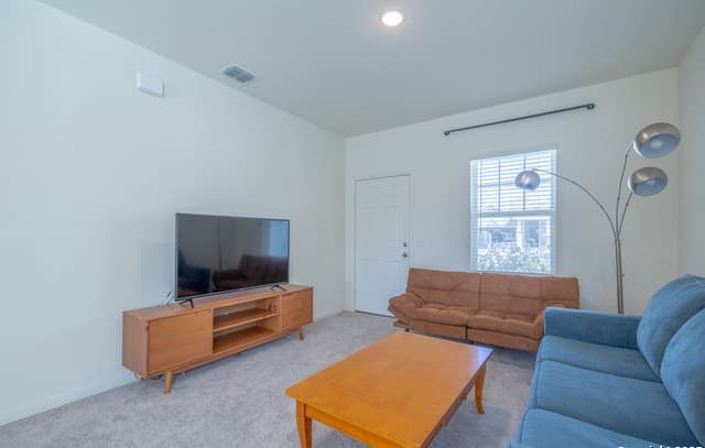 rental at 7447  Cheetah Pass in San Antonio, TX — photo 4