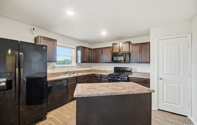 rental at 5803  Still River in San Antonio, TX — photo 2
