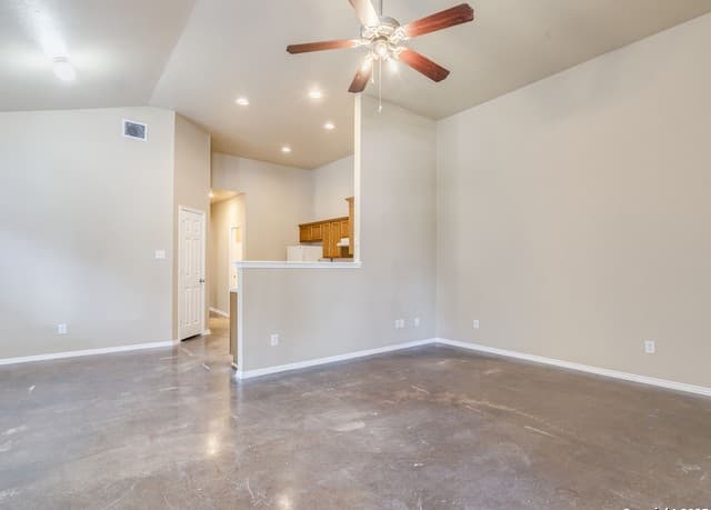 rental at 5723  Golf Heights Unit UNIT 1 in San Antonio, TX — photo 5