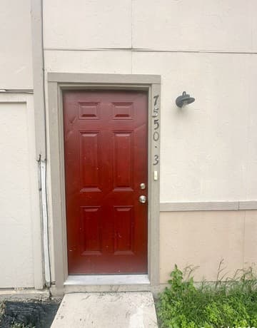 rental at 7550  Oak Chase Unit 3 in San Antonio, TX — photo 2