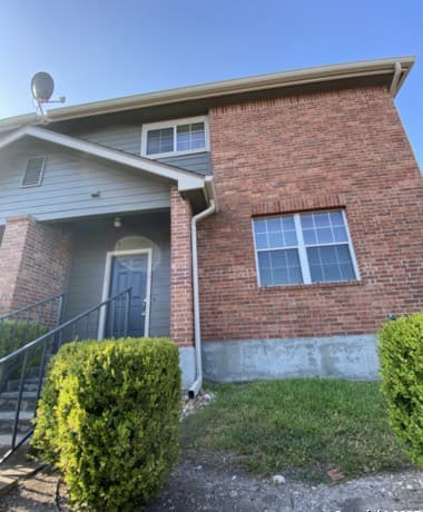 rental at 143  Chapel Hill in San Antonio, TX — photo 1