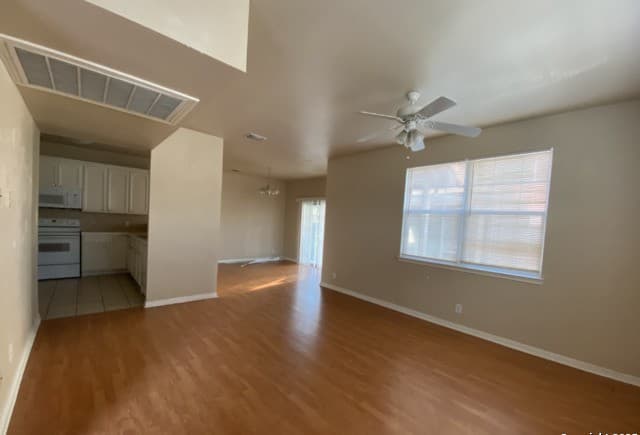 rental at 143  Chapel Hill in San Antonio, TX — photo 5