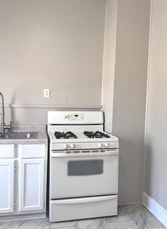 rental at 1021  Ogden Unit 7 in San Antonio, TX — photo 2