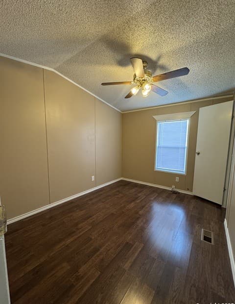 rental at 110  Deer Park Unit UNIT B in La Vernia, TX — photo 3