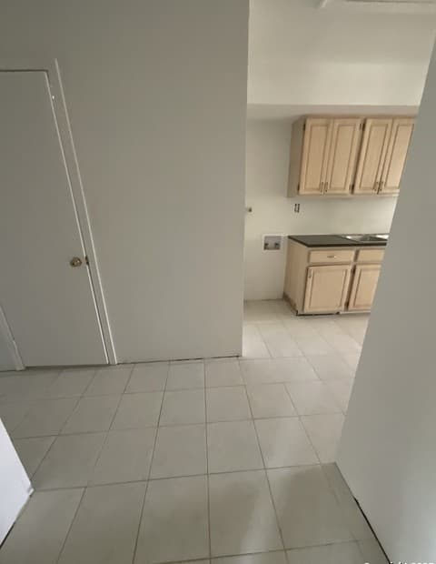 rental at 1218  Gardina Unit 1218 in San Antonio, TX — photo 5