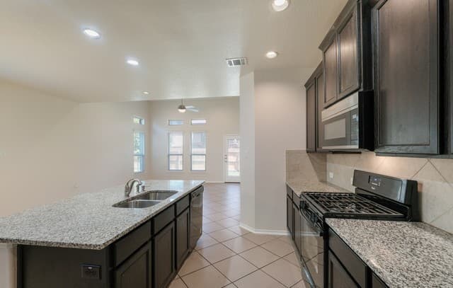 rental at 11723  Bricewood Hts in San Antonio, TX — photo 4