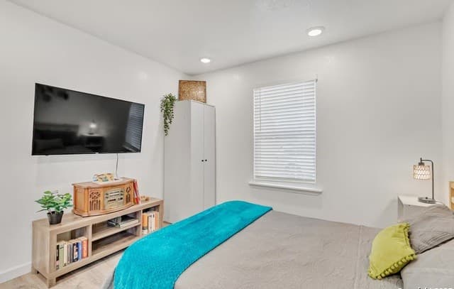 rental at 1407  Leal Unit 3 in San Antonio, TX — photo 5