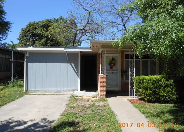 rental at 427  Lively Dr Unit GARAGE APARTMENT in San Antonio TX