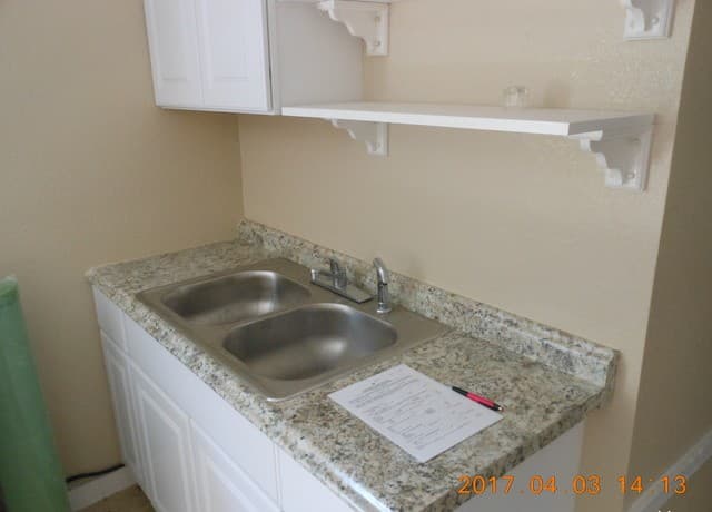rental at 427  Lively Dr Unit GARAGE APARTMENT in San Antonio, TX — photo 4