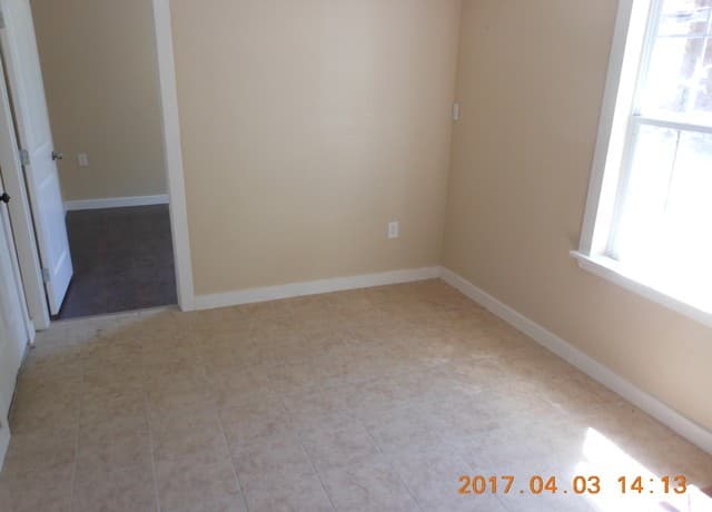 rental at 427  Lively Dr Unit GARAGE APARTMENT in San Antonio, TX — photo 5