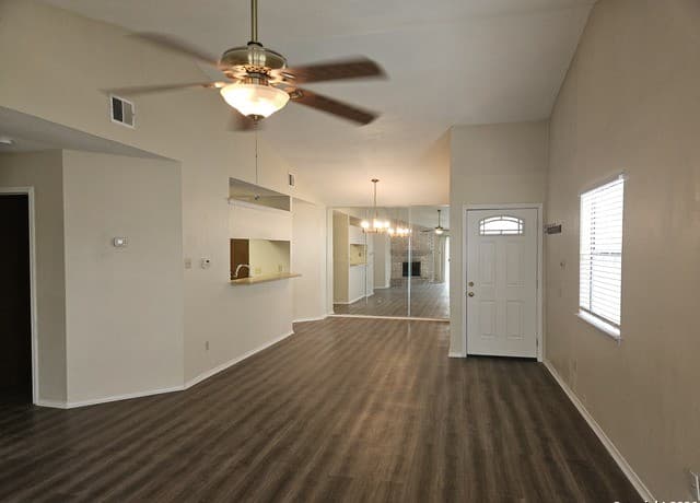 rental at 4410  Putting Green in San Antonio TX