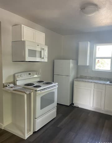 rental at 4818  Monterey St Unit #202 in San Antonio, TX — photo 2